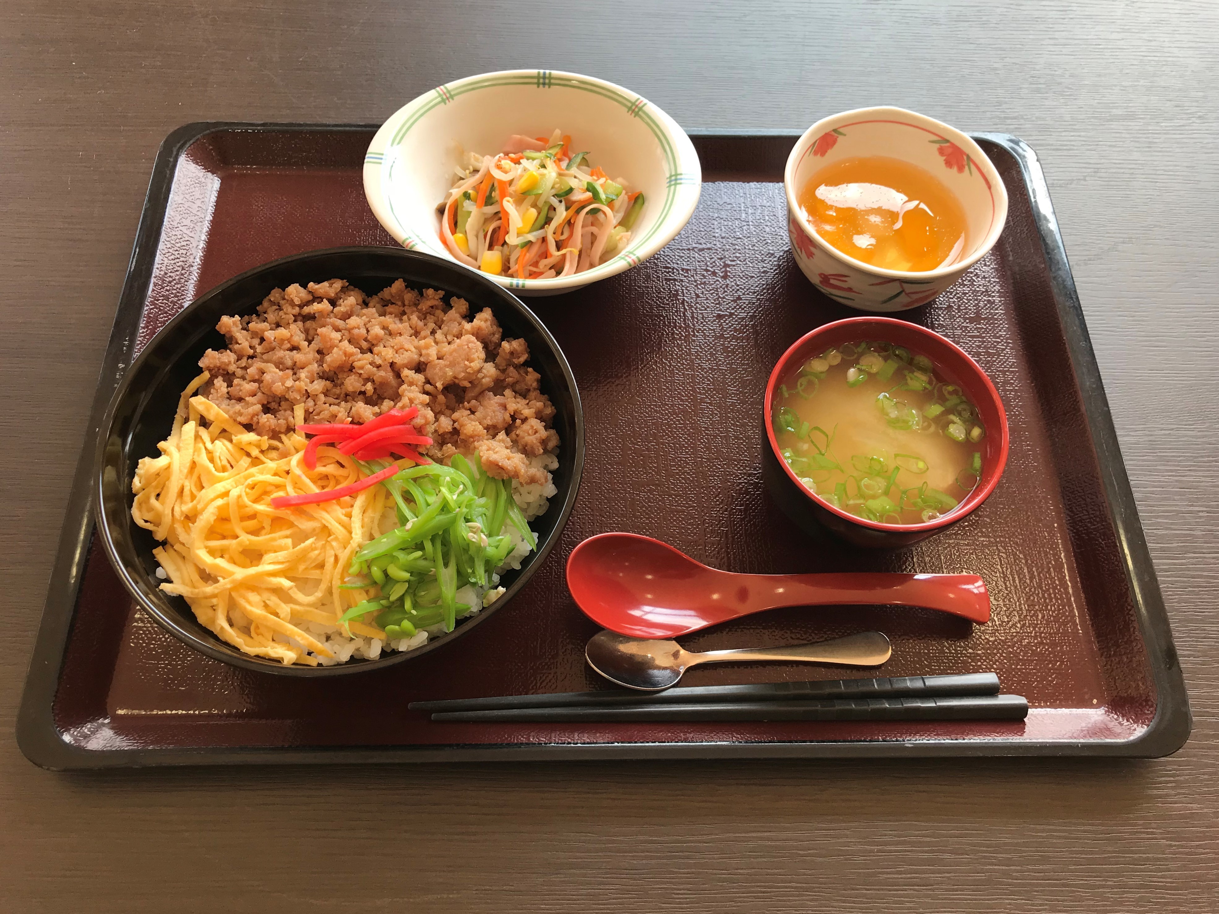 昼食例(三色丼ぶり）